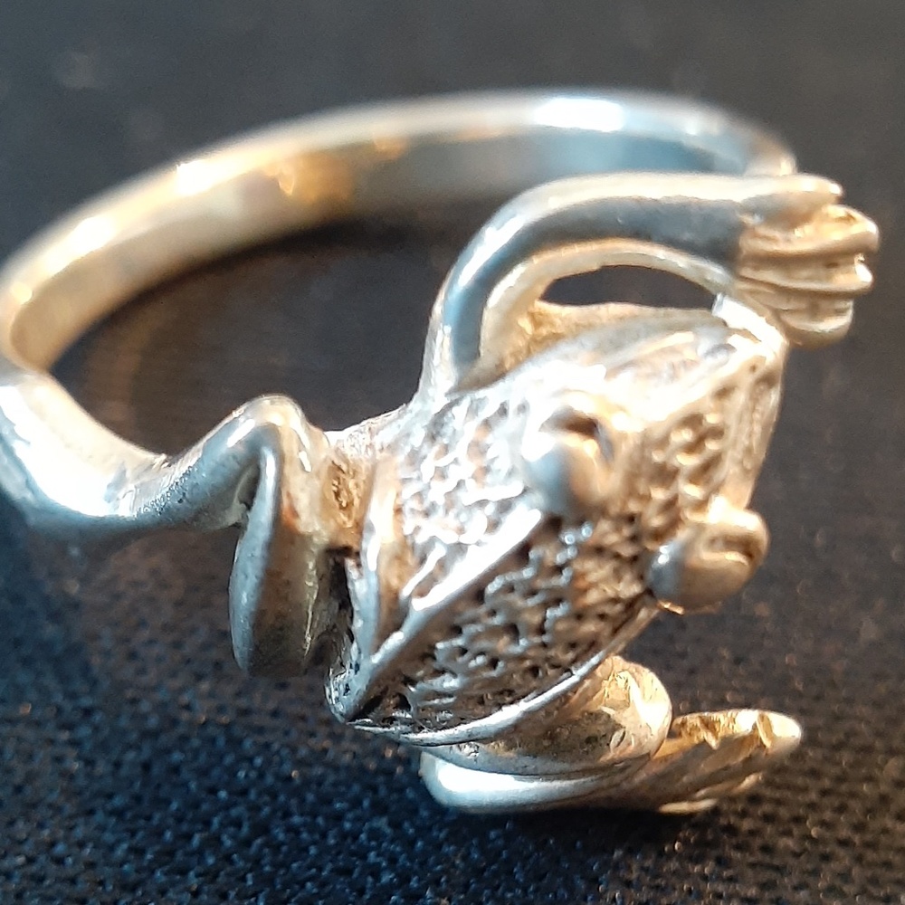 Sterling Silver Crawling Tree Frog Ring - image 1